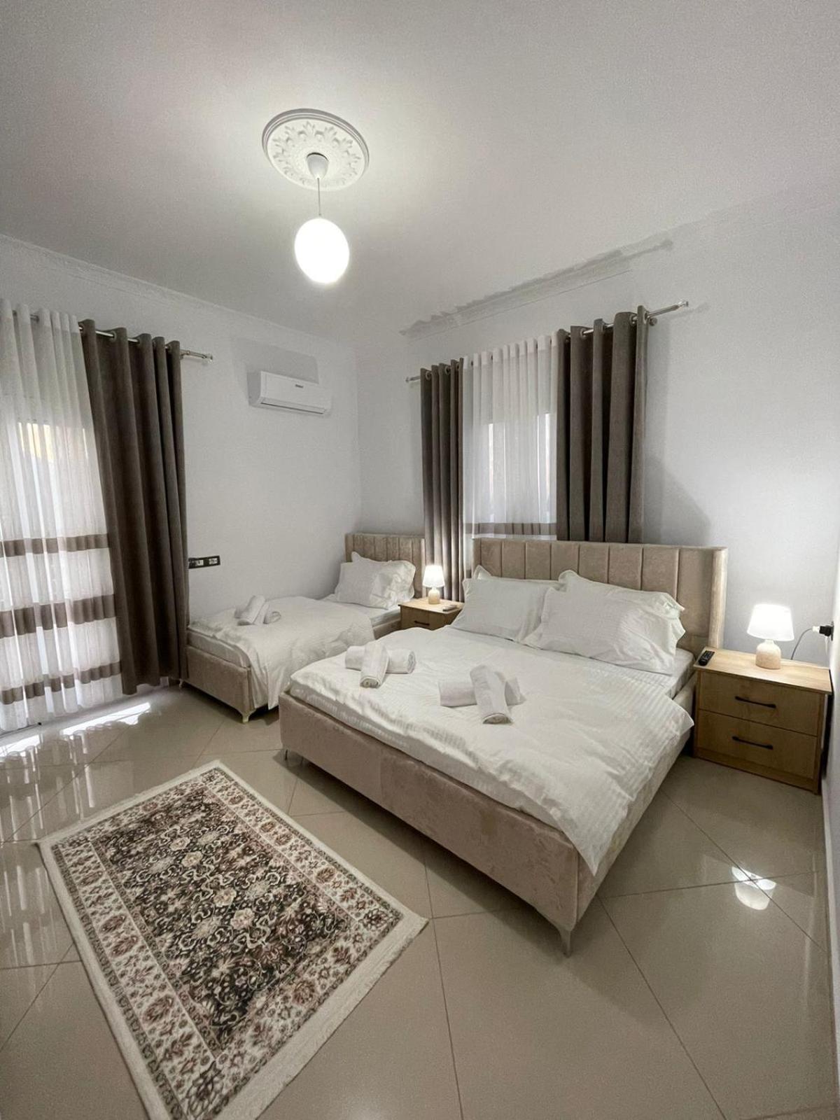 Harmony Villa Berat Luaran gambar