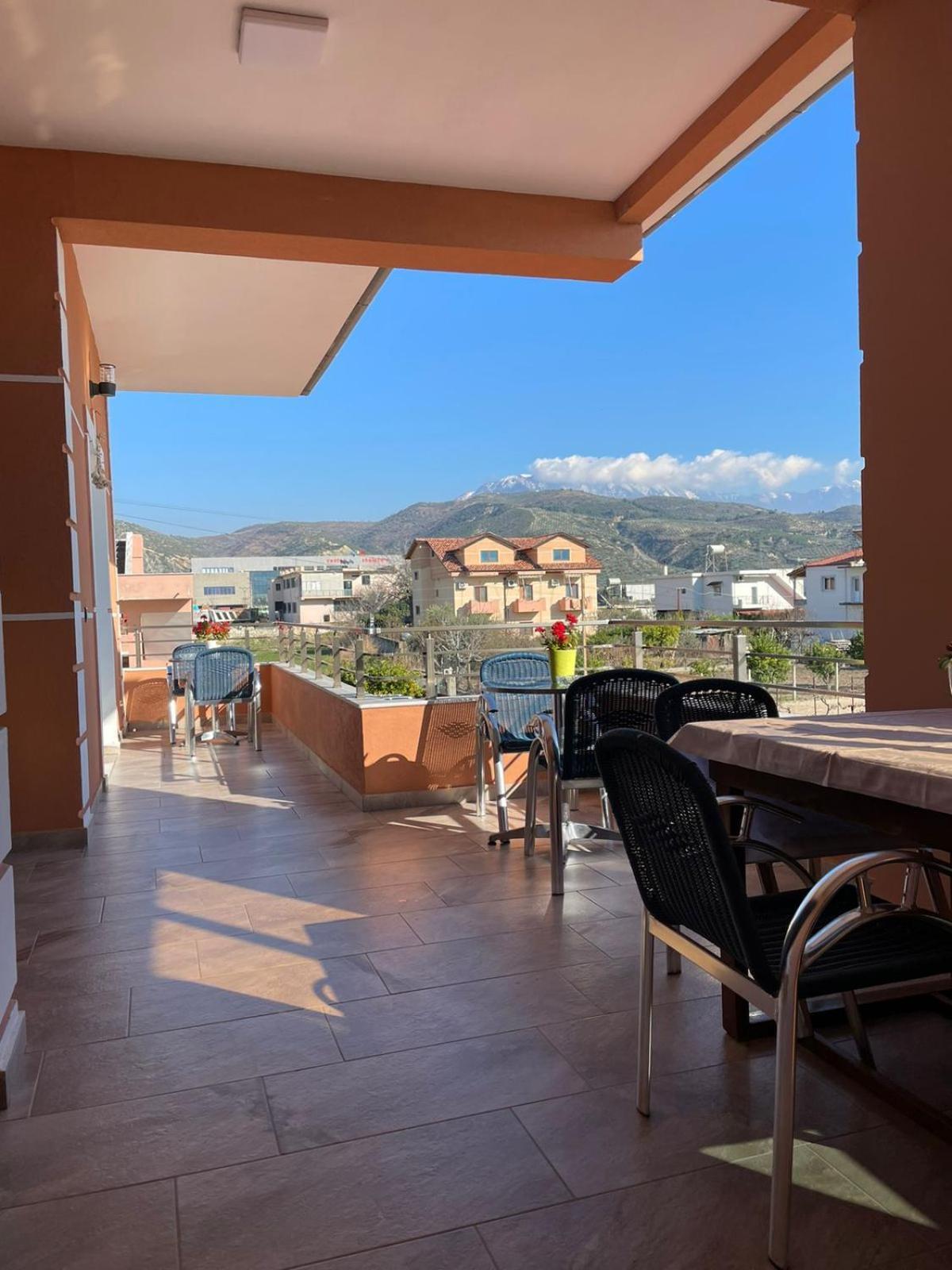 Harmony Villa Berat Luaran gambar