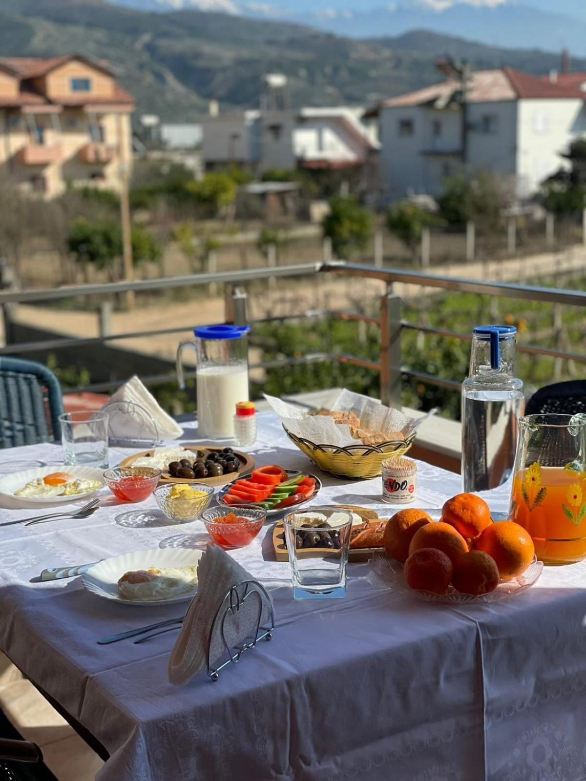 Harmony Villa Berat Luaran gambar