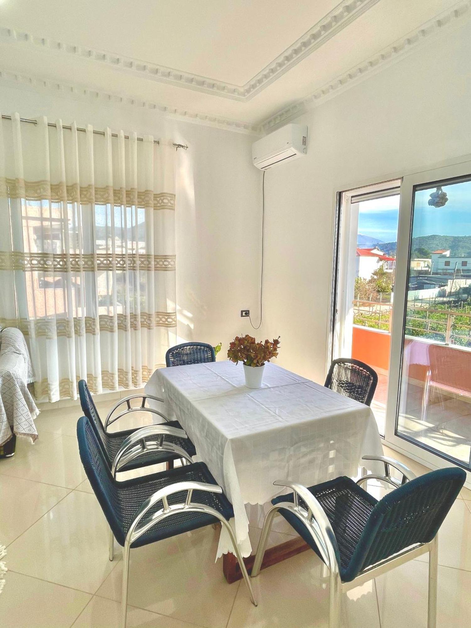 Harmony Villa Berat Luaran gambar