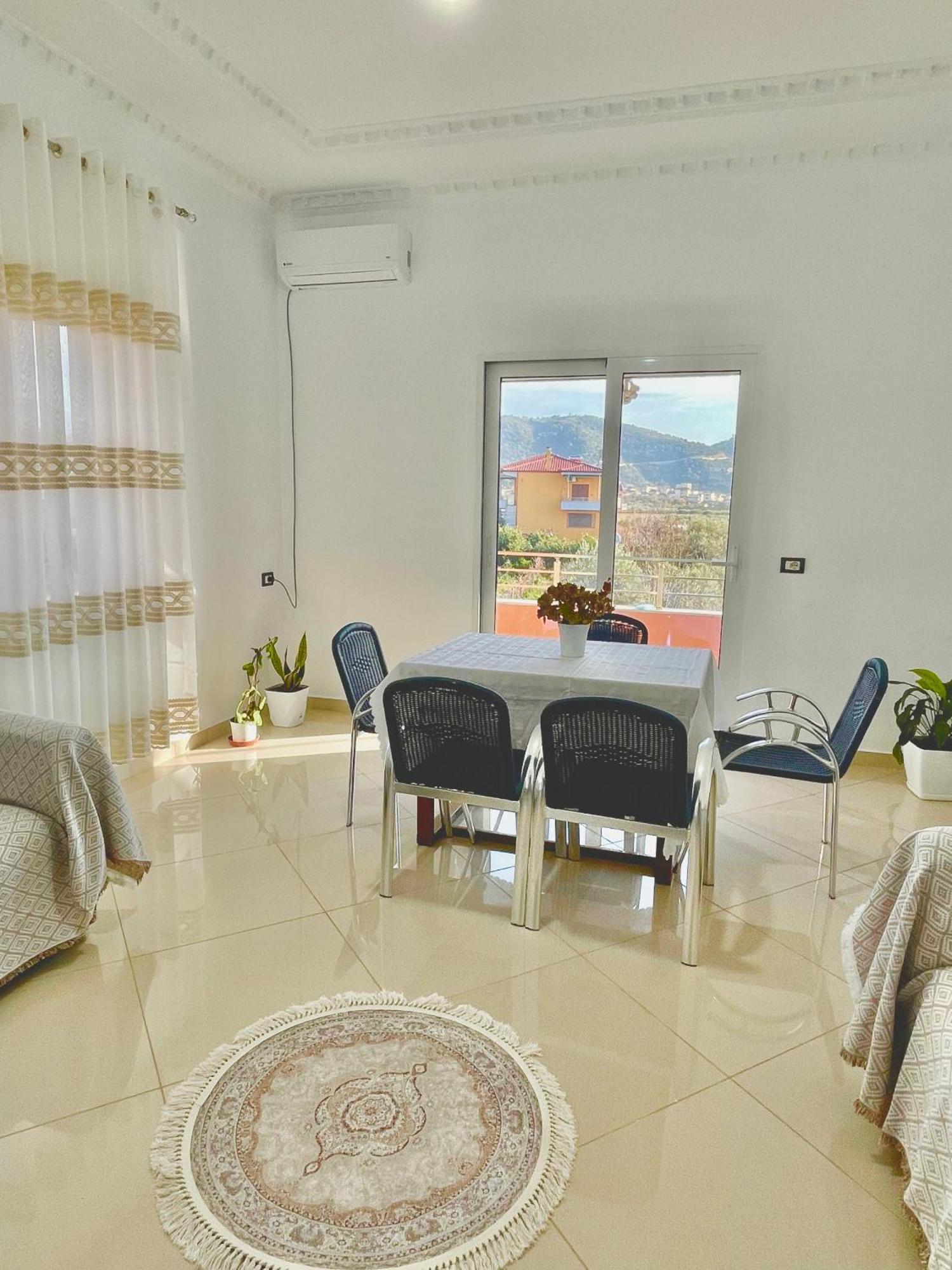 Harmony Villa Berat Luaran gambar
